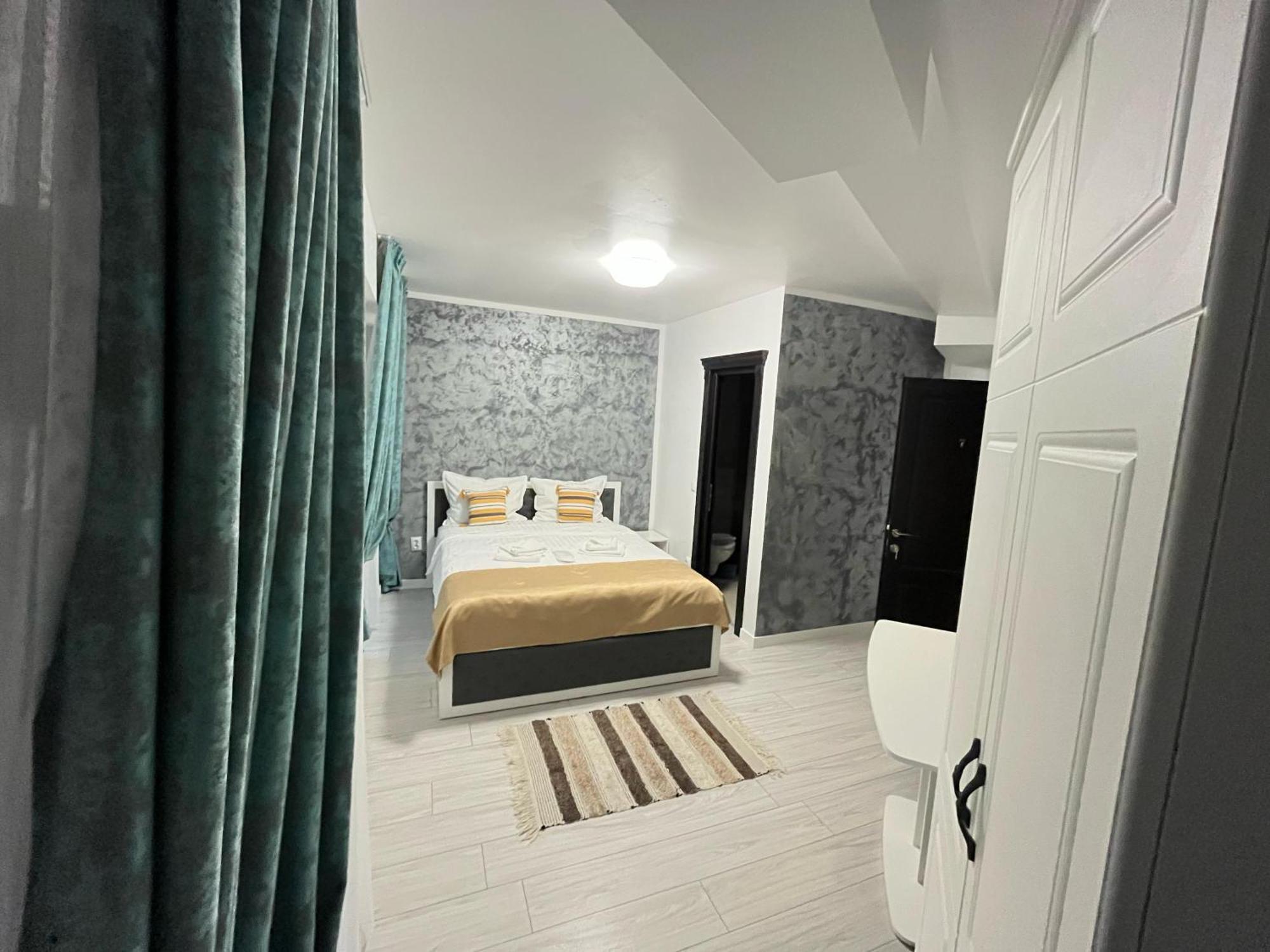 Grey Boutique Hotel Palas Яш Екстериор снимка
