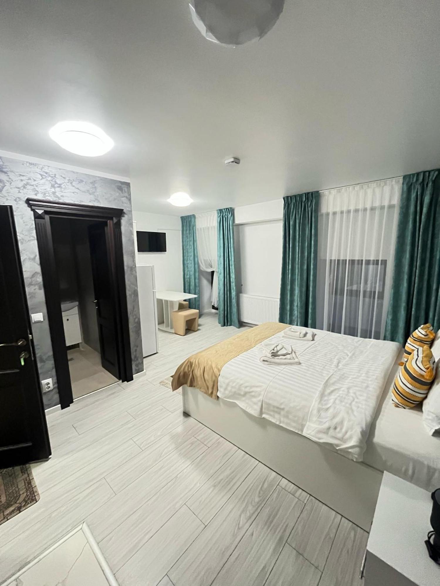 Grey Boutique Hotel Palas Яш Екстериор снимка