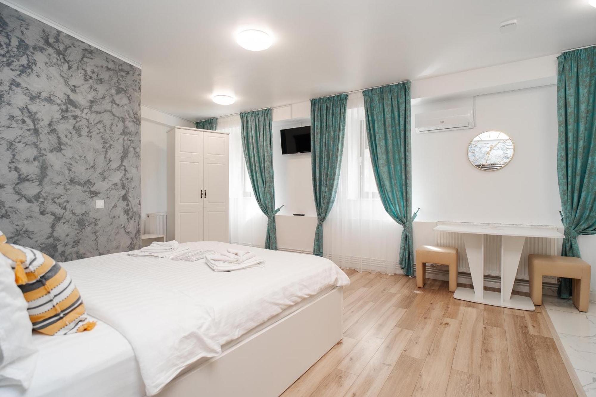 Grey Boutique Hotel Palas Яш Екстериор снимка