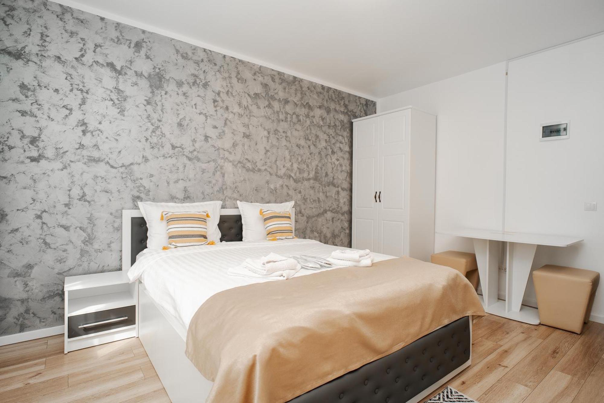 Grey Boutique Hotel Palas Яш Екстериор снимка